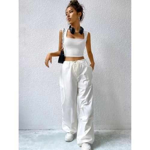 Kadın Beyaz Kare Yaka Kalınlaşan Omuz Detaylı Crop Top Bluz