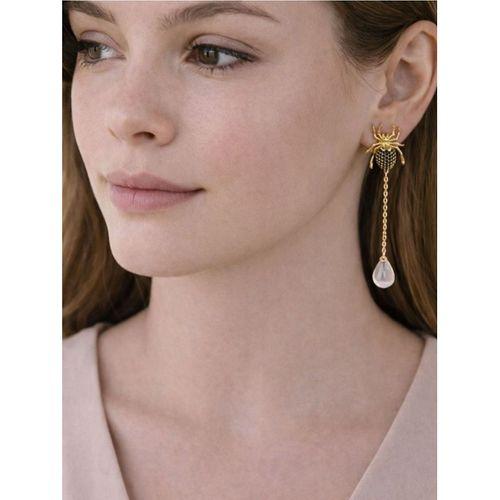 Altın Kaplama Örümcek Figürlü Sallantılı İnci Kadın Küpe