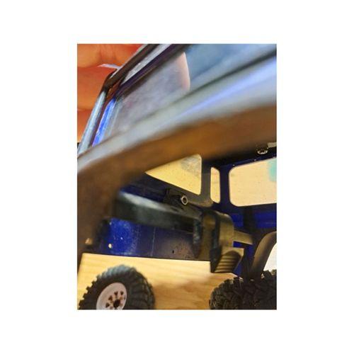 TRX4M Yedek Teker Tutucu (Bu ürün Sadece Plastik parçadır - Almadan Önce Soru Sorabilirsiniz)