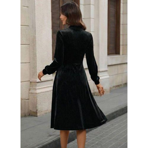 Kadın Uzun Kollu Yakadan Fiyonklu Cepli Midi Kadife Elbise
