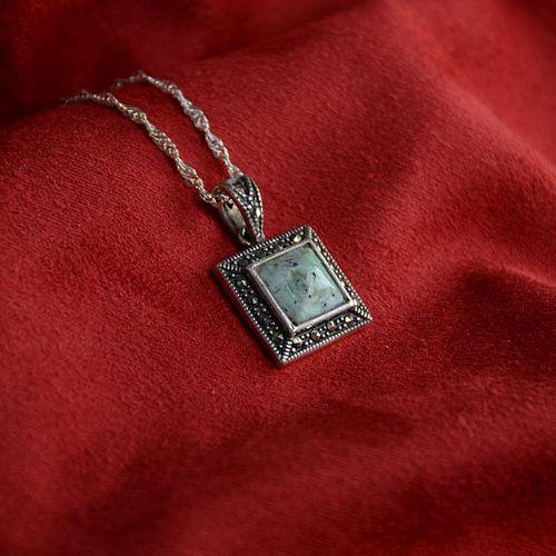 Kare Gümüş Zincirli Oltu  Zümrüdü Kolye