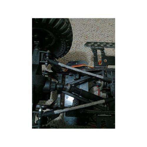 SCX10 1 İleri Pil Montaj Braketi (Bu ürün Sadece Plastik parçadır - Almadan Önce Soru Sorabilirsiniz)