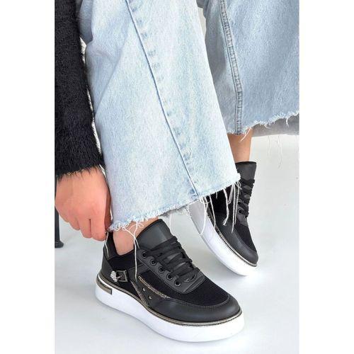 Junda Siyah Cilt Bağcıklı Spor Ayakkabı