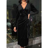 Kadın Uzun Kollu Kruvaze Yakalı Yandan Büzgülü Midi Kadife Elbise