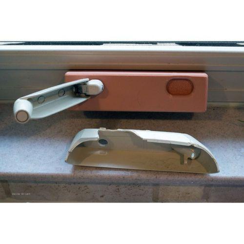 Kanatlı Pencere Kolu Kapağı (Bu ürün Sadece Plastik parçadır - Almadan Önce Soru Sorabilirsiniz)