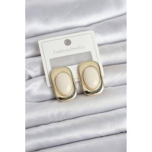 Beyaz Renk Kare Model Vintage Kadın Küpe