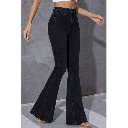 Kadın Yüksek Bel Tek Düğmeli Paçaya Doğru Genişleyen Kot Pantolon