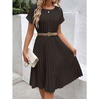 Kadın Kısa Kollu Yakası Açık Belden Lastikli Pileli Kısa Ithal Krep Elbise