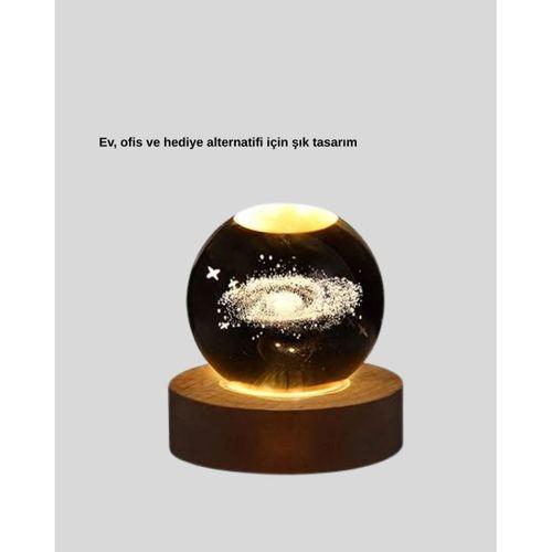 Samanyolu Desenli Kristal Küre Ahşap Standlı Gün Işığı Led Masa Lambası