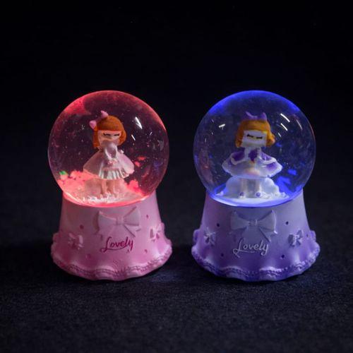 Mini Işıklı Sevimli Kız Kar Küresi