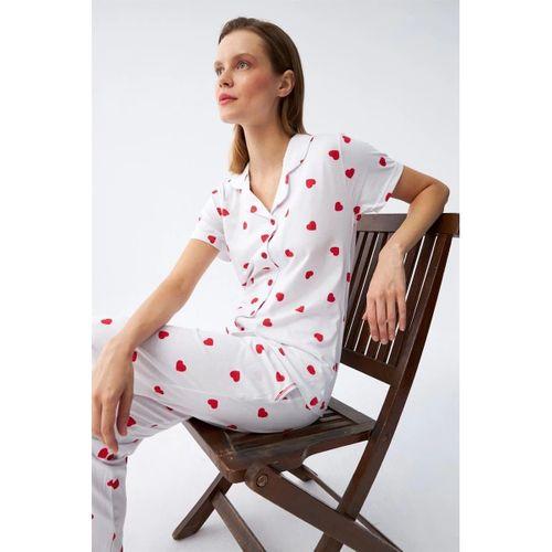 Kadın Beyaz Kırmızı Kalpli Önden Düğmeli Pijama Takımı