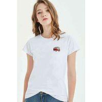 Araba Minibüs Kırmızı T2 Baskılı Beyaz Kadın Tshirt