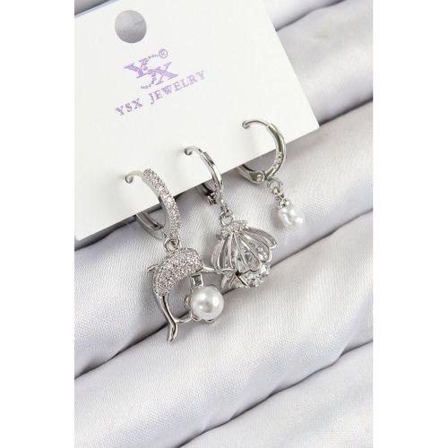 Pirinç Zirkon Taşlı 3'lü Yunus Balığı Ve İstiridye Model Gümüş Renk Kadın Küpe