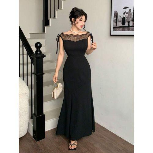 Kadın Göğüs Ve Yakası Dantel Detaylı Kayık Yaka Görünümlü Uzun Ithal Krep Elbise