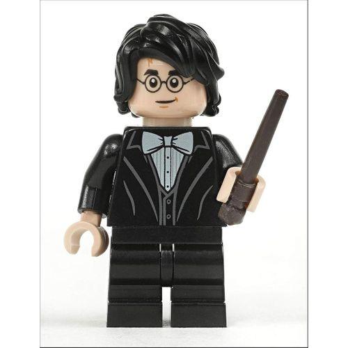 Lego Harry Potter Hogwarts At Christmas Book: with LEGO Harry Potter minifigure in Yule Ball robes