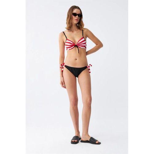 Kadın Yandan Bağlamalı Yarım Destekli Fiyonklu Alt Üst Bikini Takım Kırmızı