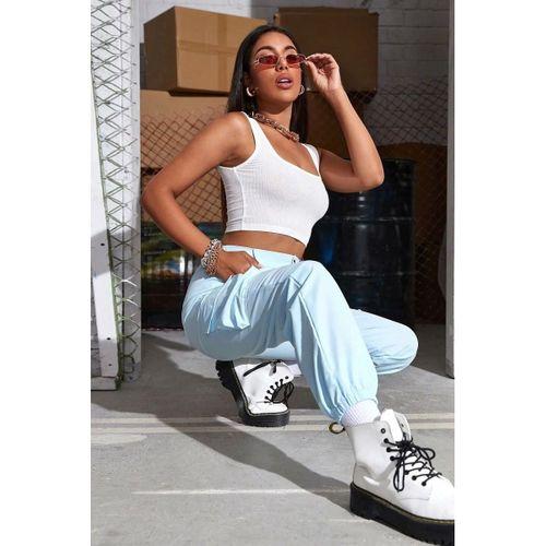 Kadın Beyaz Kalın Askılı Crop Top Büstiyer Esnek Kumaş Şık Basic Kadın Üst Giyim