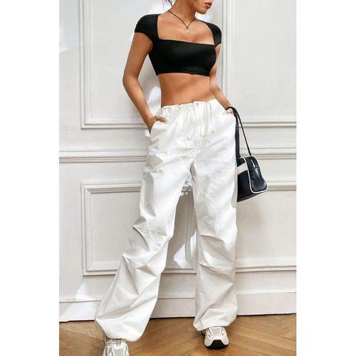 Kadın Siyah Sırt Dekolteli Ve Boyundan Bağlamalı Yarım Kol Crop Top Bluz