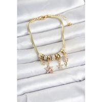 Pirinç Gold Renk Yıldız ve Çiçek Detaylı Charmlı Kadın Bileklik