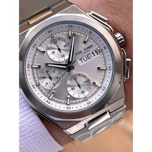 Tom Jones Bileklik Hediyeli Çelik Kordon 3 Atm Suya Dayanıklı 2 Yıl Garantili Erkek Kol Saati 10046.1