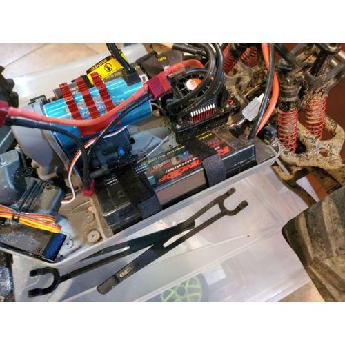 E-Maxx Pil Tutma Tepsisi (Bu ürün Sadece Plastik parçadır - Almadan Önce Soru Sorabilirsiniz)