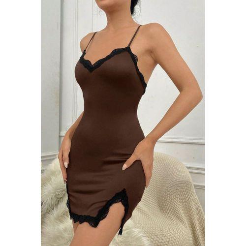 Kadın Kahverengi Göğsü Ve Bacakları Dantelli Yırtmaçlı Şık Gecelik