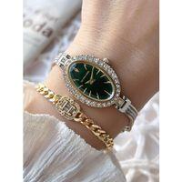 U.S.Polo Assn. Zincirli Özel Tasarım Çelik Kordon Kesme Kristal Camlı 3 Atm Kadın Kol Saati U02148.3