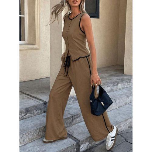 Kadın Kolsuz önü Düğmeli Yelek Ve Pantolon Ikili Takım
