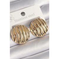 Pirinç Gold Renk İşlemeli Daire Plaka Model Kadın Küpe