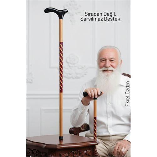 El İşçiliği Ahşap Baston - 93 cm Özel İşlemeli, Ergonomik Derbi Başlıklı Şık ve Dayanıklı Yürüme Desteği 714476