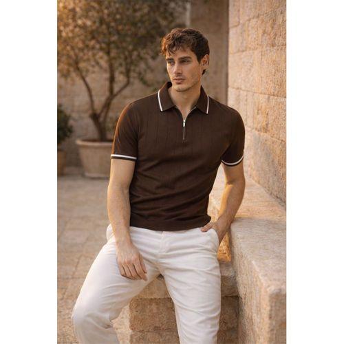 Jared Yakası Şeritli Dik Çizgili Yarım Fermuar İnce Triko Erkek T-Shirt - Kahve