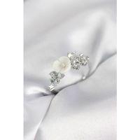 Gümüş Renk Pirinç Çiçek Model Zirkon Taşlı Kadın Yüzük