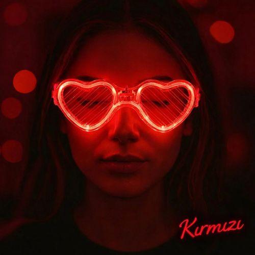 Kırmızı LED Işıklı Kalp Gözlük – 3 Modlu Parti &