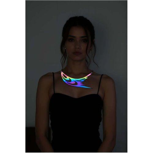 Rainbow Reflektörlü Kuş Kanadı ve Göz Detaylı Choker Kolye, Şık Lazer Kesim Kolye - APFT1414
