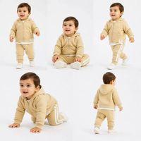 6/24 Ay Kapşonlu 3 İplik Şardonlu Bebek Takımı