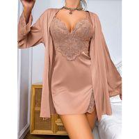 Özel Tasarım Dantel İşlemeli Şık Göğüs Dekolteli Sabahlıklı 2'li Saten Gecelik Takımı