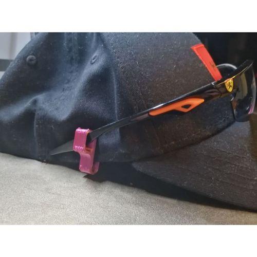 Gözlük Şapka Klips Aparatı (Bu ürün Sadece Plastik parçadır - Almadan Önce Soru Sorabilirsiniz)