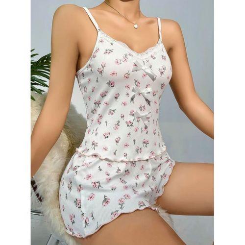 Pamuklu Beyaz Üstüne Çiçek Desen Fitilli Askılı Şortlu Pijama Takımı