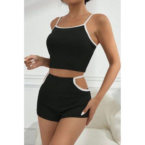 Kadın Siyah Beyaz Cut-out Detaylı Feminen Şortlu Gece Giyim Takımı
