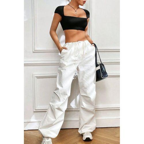 Kadın Siyah Modern Fit Sırt Dekolteli Boyundan Bağlamalı Yarım Kol Crop Top Bluz
