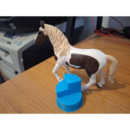 Schleich Atlar İçin Montaj Bloğu 3D Baskı (Bu ürün Sadece Plastik parçadır - Almadan Önce Soru Sorabilirsiniz)