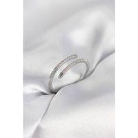 Gümüş Renk Yılan Kuyruk Model Zirkon Taşlı Kadın Yüzük