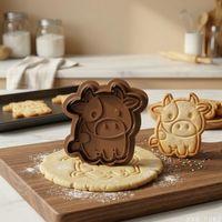 Sevimli İnek Figürlü Hamur Şekillendirici Kurabiye Kalıbı Oyun Hamuru Kalıbı 8 cm