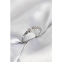 Zirkon Taşlı Gümüş Renk Pirinç Kadın Yüzük