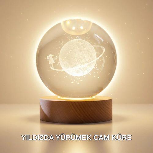 Ahşap Standlı Sarı Işıklı Dekoratif Küre Kız Figürü Tasarım