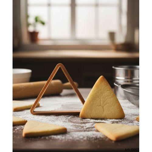 Üçgen Figürlü Kurabiye Kalıbı ve Hamur Kesici – Şeker Hamuru ve Oyun Hamuru İçin Tek Parça Kalıp