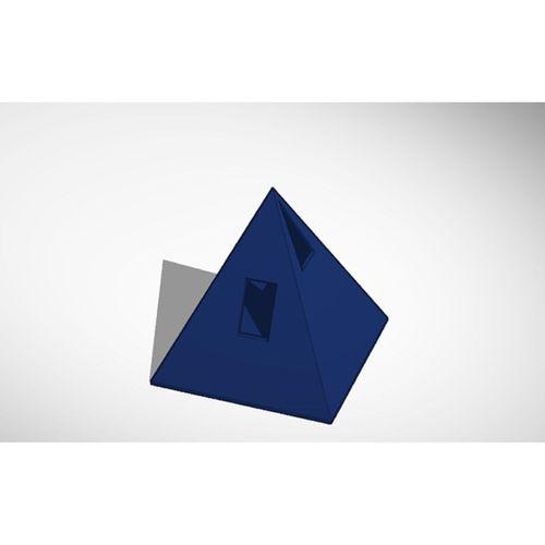 Piramit Poker Çip Tutucu – 3D Baskı Poker Aksesuarı (Bu ürün Sadece Plastik parçadır - Almadan Önce Soru Sorabilirsiniz)