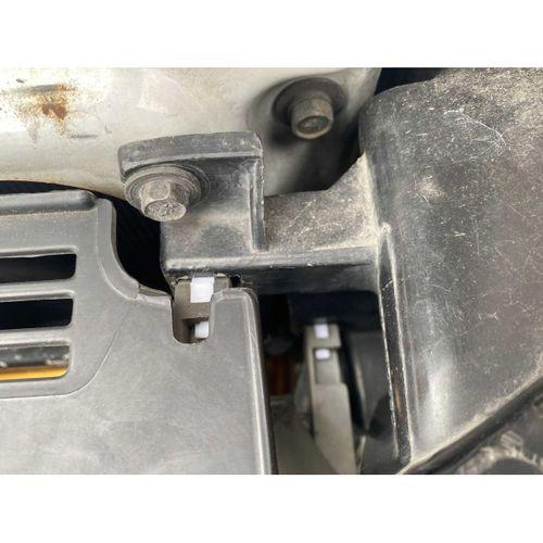 Mitsubishi Grille Clip (8. Gen Galant VR4) MR221507 - 5142480