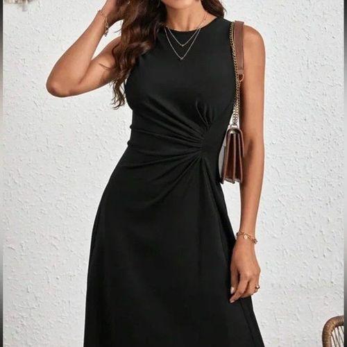 Kadın Sıfır Kollu Bisiklet Yaka Büzgülü Asimetrik Kesim Detaylı Janjan Krep Elbise