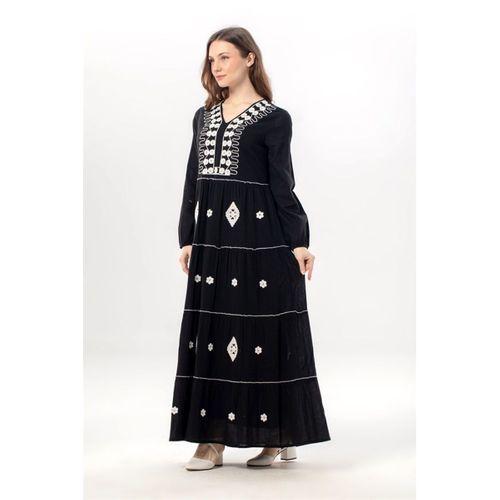 Uzun Kol Yakamoz V Yaka Nakışlı Şile Bezi Uzun Pullu Elbise Siyah Syh